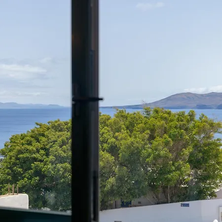 Bella Vista - Amazonas * Puerto del Carmen (Lanzarote)